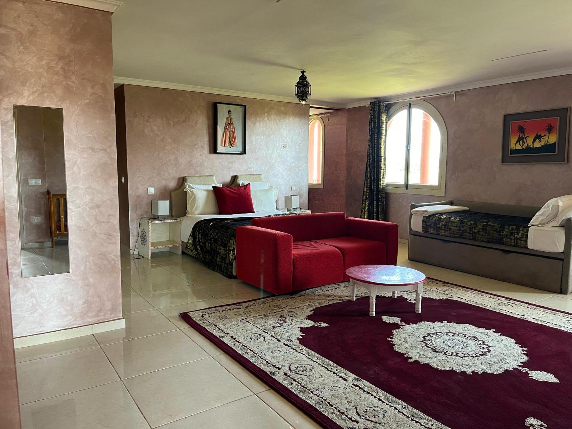 Dar De Santis 4*